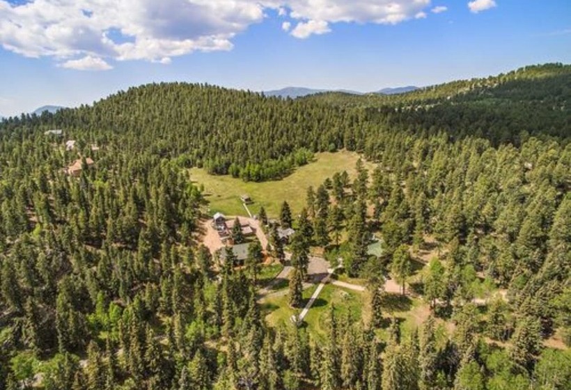 مبيت وإفطار Meadow Creek Mountain Lodge And Event Center