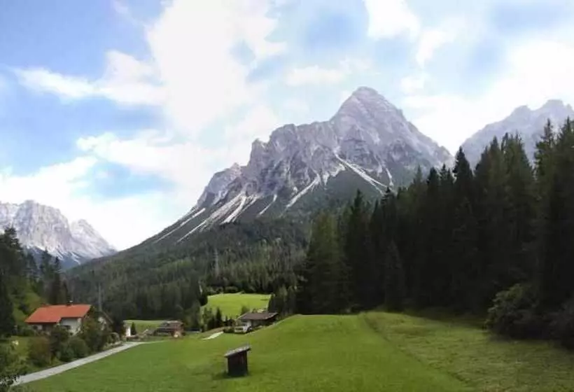 Hotelli Gästehaus Silvia