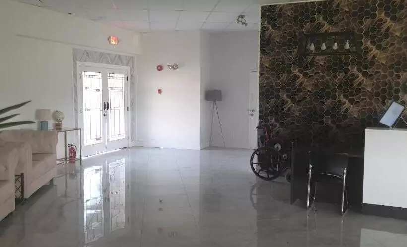 ホテル New Frontier