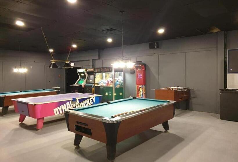 ホテル New Frontier