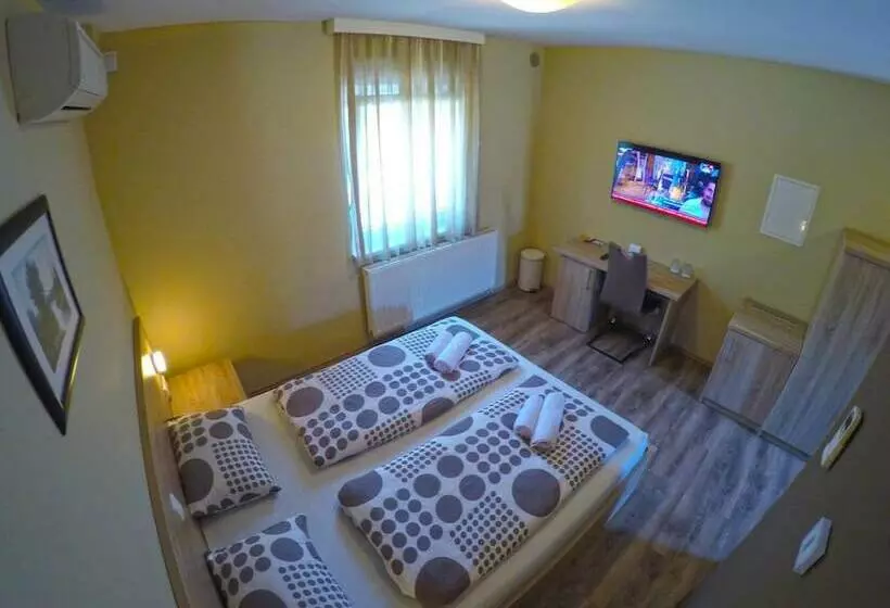 Majatalo Apartments And Rooms Rea
