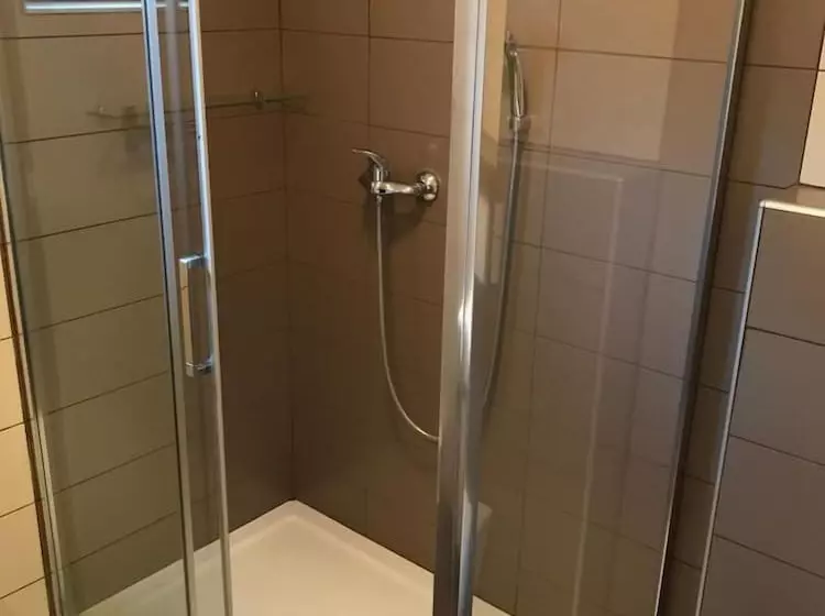 Majatalo Apartments And Rooms Rea