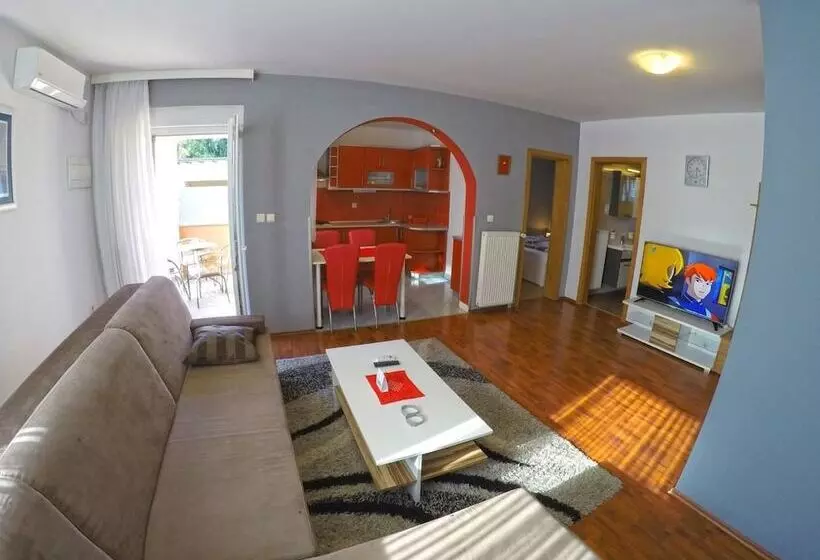 Majatalo Apartments And Rooms Rea