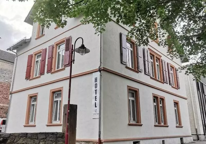 United   Hostel