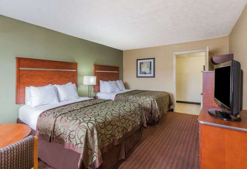 Hotel Baymont By Wyndham Pigeon Forge Near Island Drive