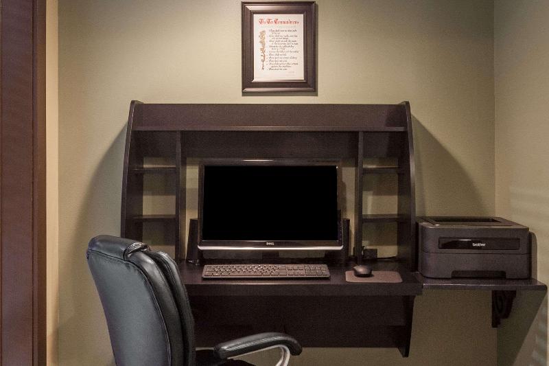 Hotel Baymont By Wyndham Pigeon Forge Near Island Drive