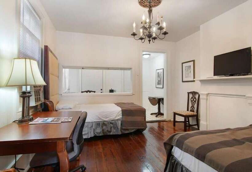 فندق Historic Mardi Gras Inn