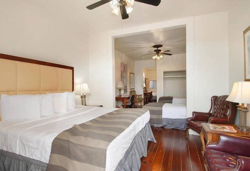 فندق Historic Mardi Gras Inn