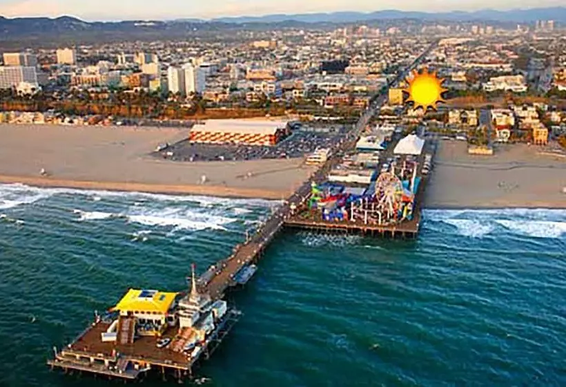 ホテル Ocean Lodge Santa Monica Beach