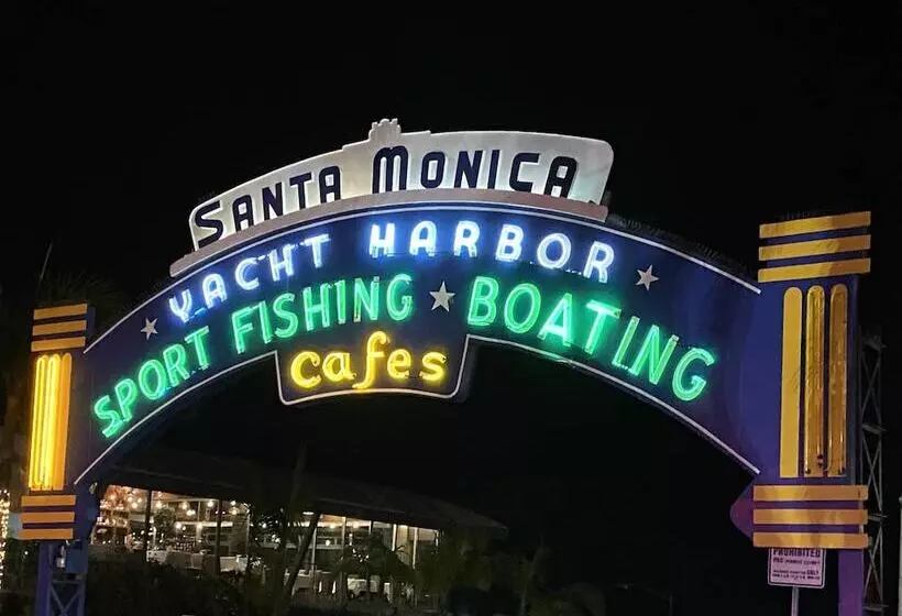 ホテル Ocean Lodge Santa Monica Beach