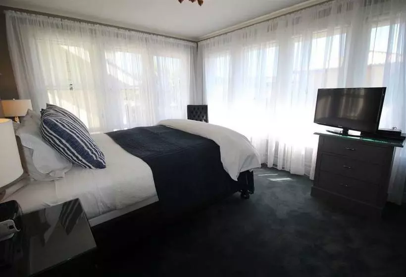 호텔 Old Thyme Inn