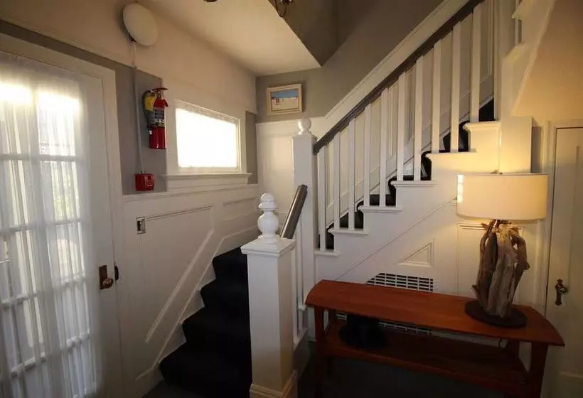 호텔 Old Thyme Inn