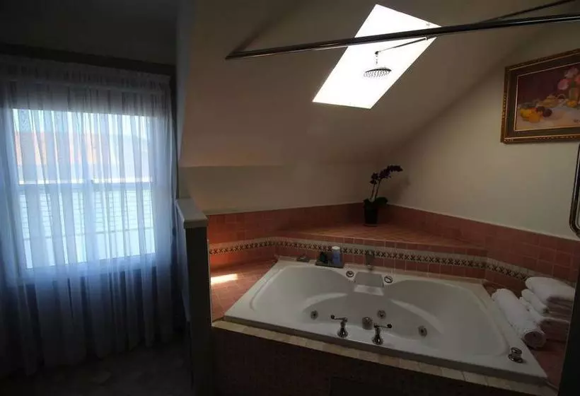 호텔 Old Thyme Inn