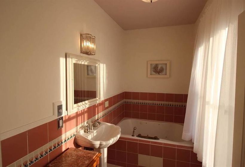 فندق Old Thyme Inn