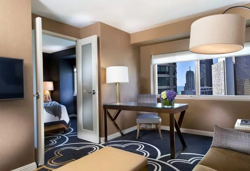 هتل Omni Chicago