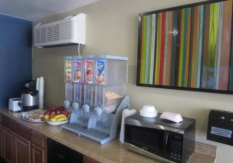 モーテル Howard Johnson By Wyndham Odessa Tx