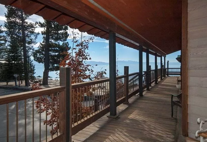 Mourelatos Lakeshore Resort