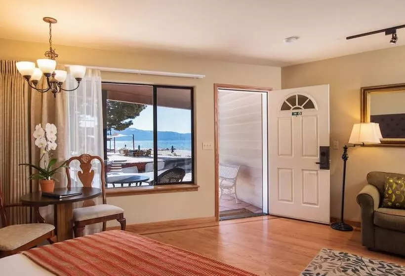 Mourelatos Lakeshore Resort