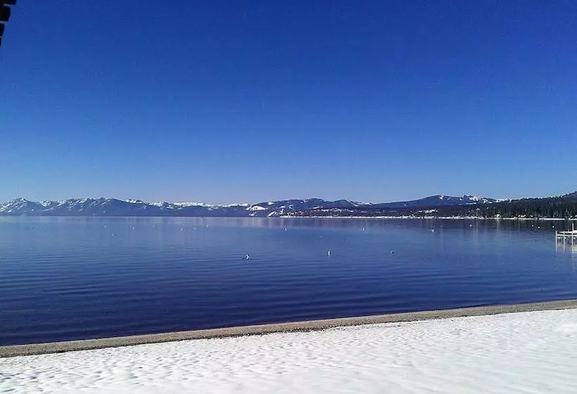 Mourelatos Lakeshore Resort