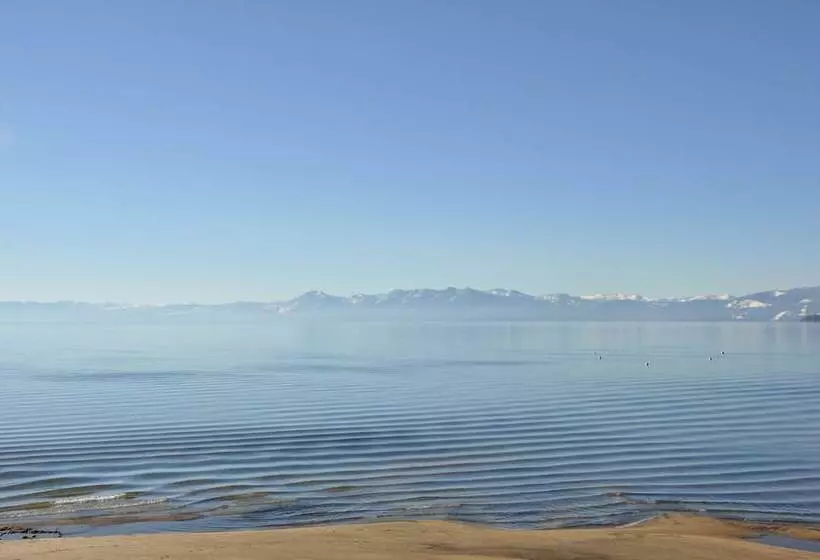 Mourelatos Lakeshore Resort