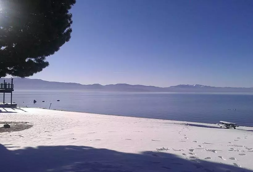 Mourelatos Lakeshore Resort