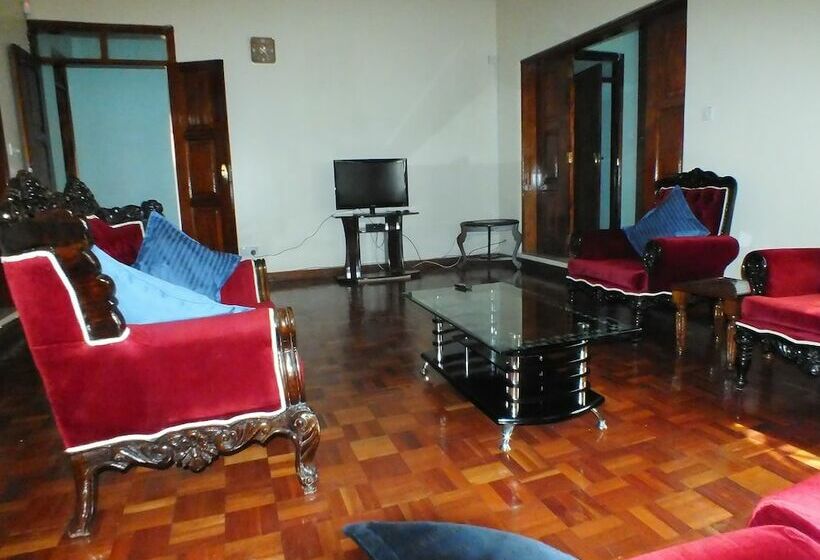 پانسیون Family Nest Guest House