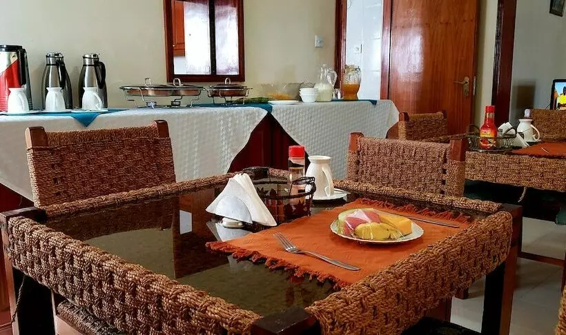 پانسیون Family Nest Guest House