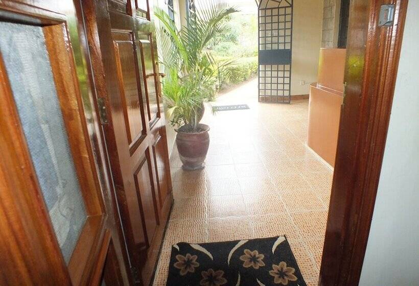 پانسیون Family Nest Guest House