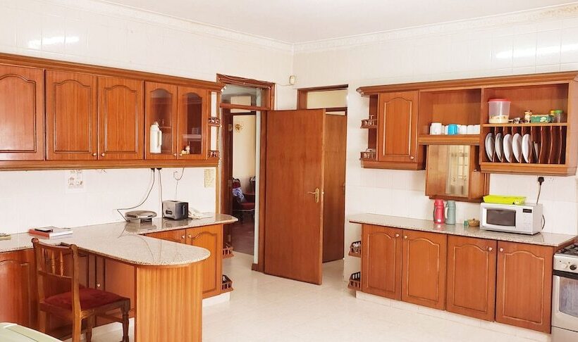 پانسیون Family Nest Guest House