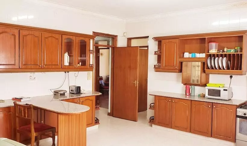 پانسیون Family Nest Guest House