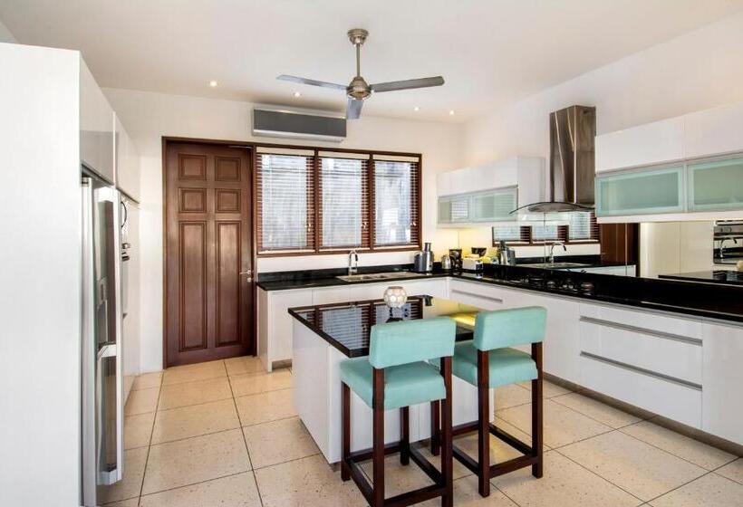 Villa Amanie   Private Villa With Infinity Pool, Stunning Views And Cook