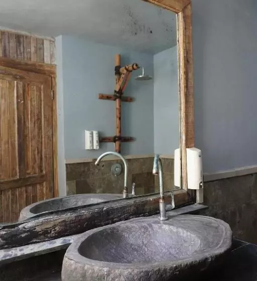 هتل Kushak Bungalow Gili Trawangan