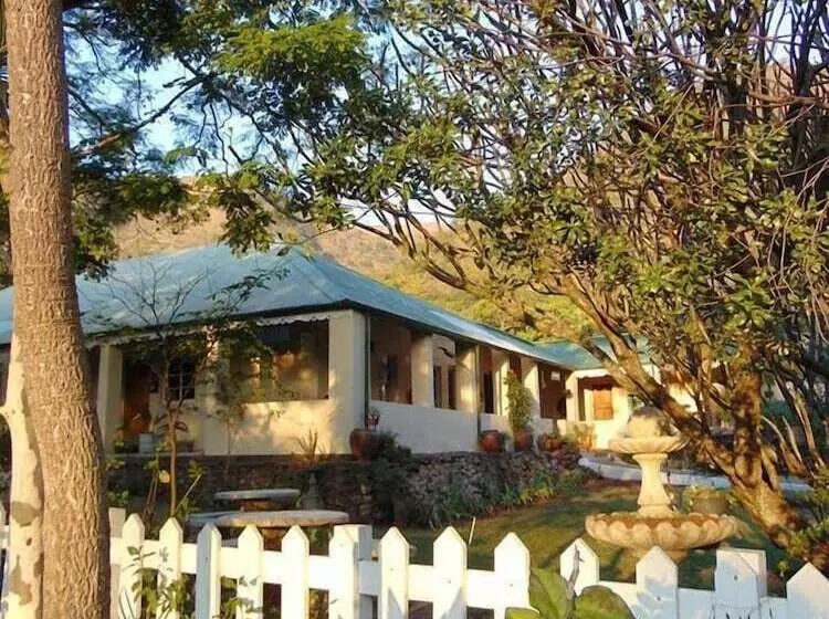 Majatalo Fountain Baths Guest Cottages