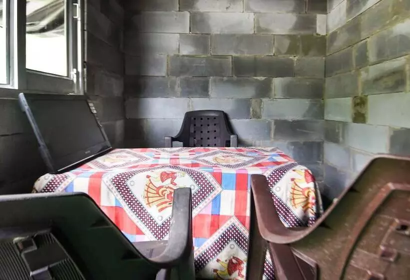پانسیون Reva Camps By Oyo Rooms