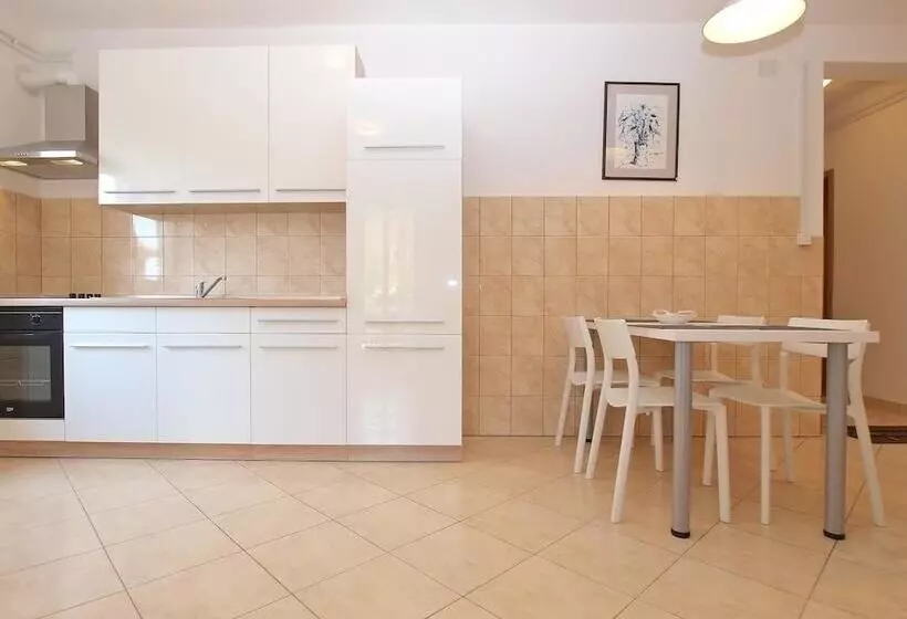 Apartment 1406