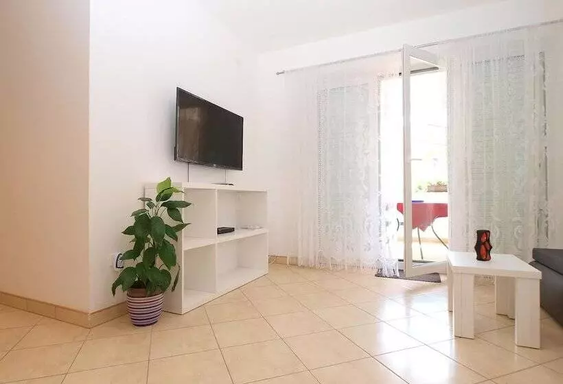 Apartment 1406