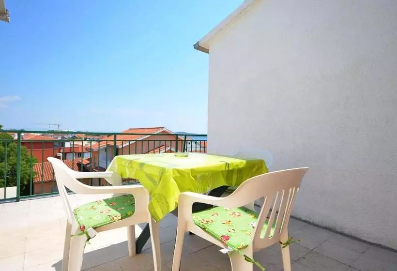 Apartments And Room Zinka