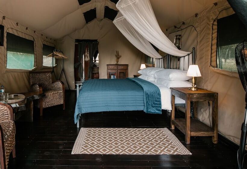 هتل Parsons Hilltop Safari Camp