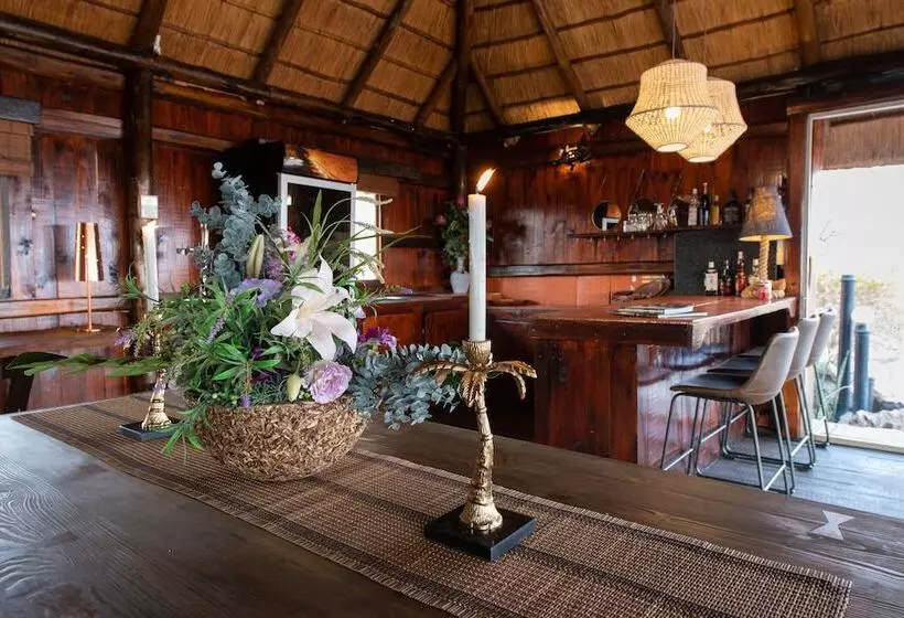 هتل Parsons Hilltop Safari Camp