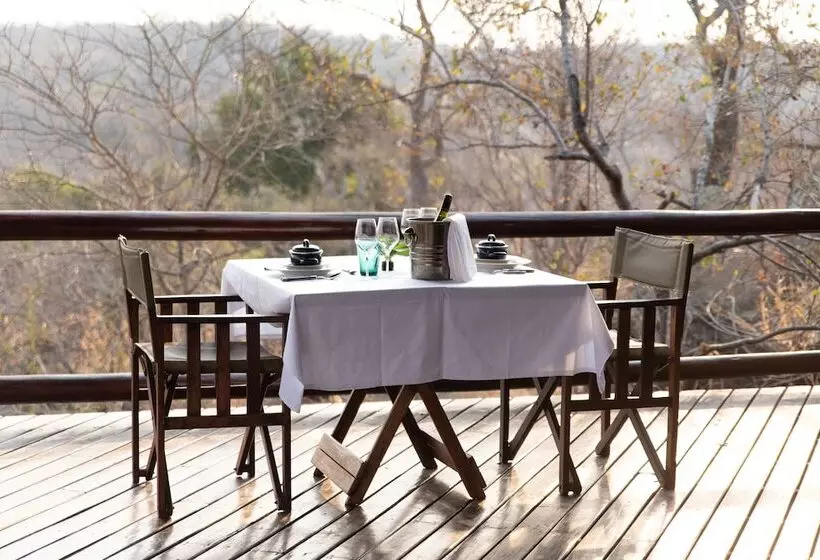 هتل Parsons Hilltop Safari Camp