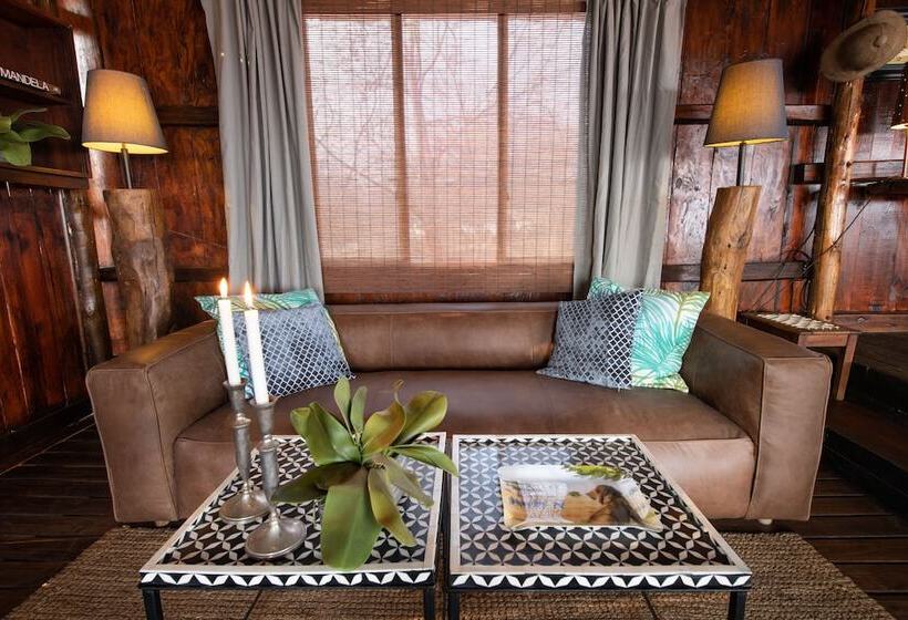 هتل Parsons Hilltop Safari Camp