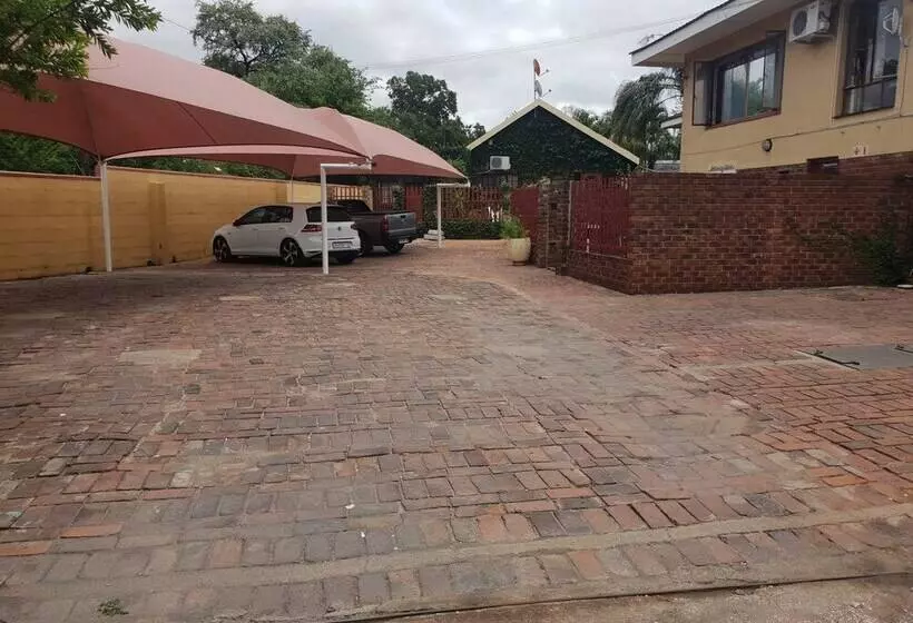 پانسیون Selati Guest House