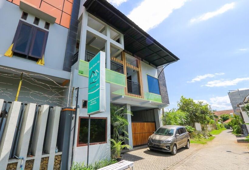 Hotel Oyo 2453 Artha Graha Vip