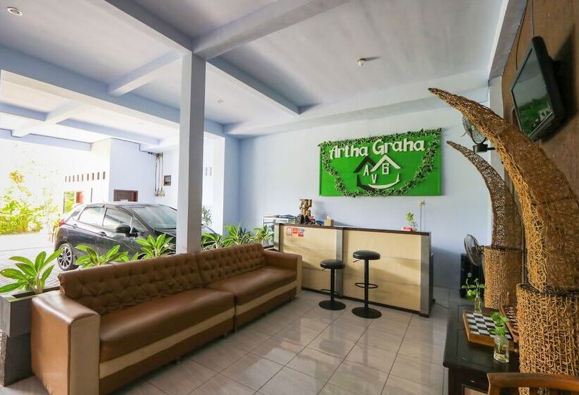 Hotel Oyo 2453 Artha Graha Vip