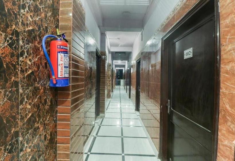 فندق Oyo Flagship 49326 Defence Colony Bhopura