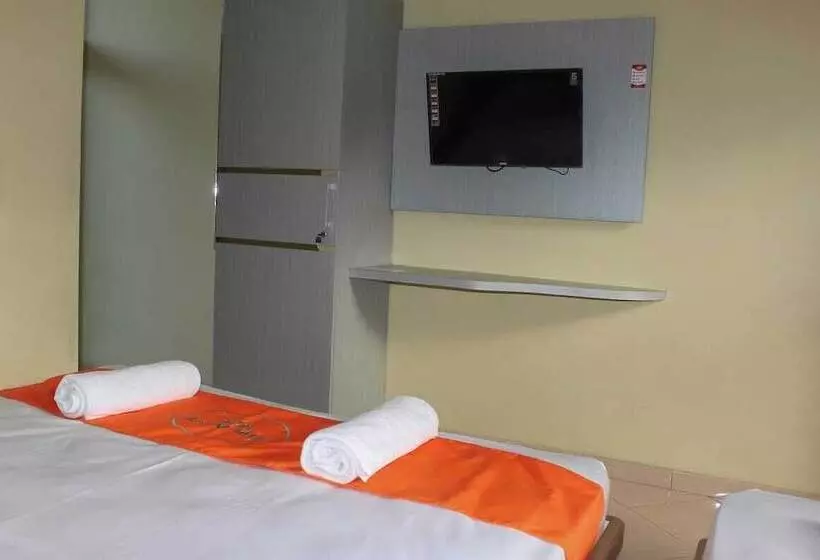 ペンション Reddoorz Syariah @ Jalan Siliwangi Tasikmalaya