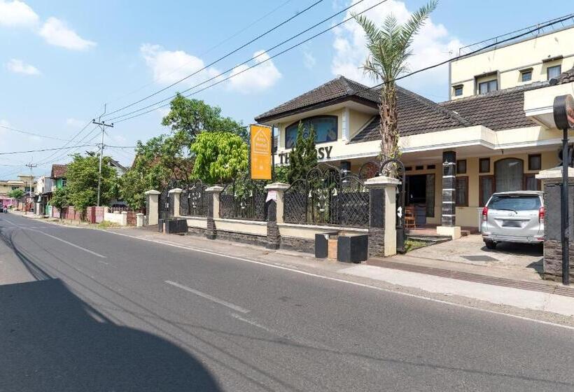 Pensão Reddoorz Syariah @ Jalan Siliwangi Tasikmalaya