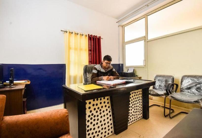 Hotel Spot On 65531 Pratap Lodge & Guest House