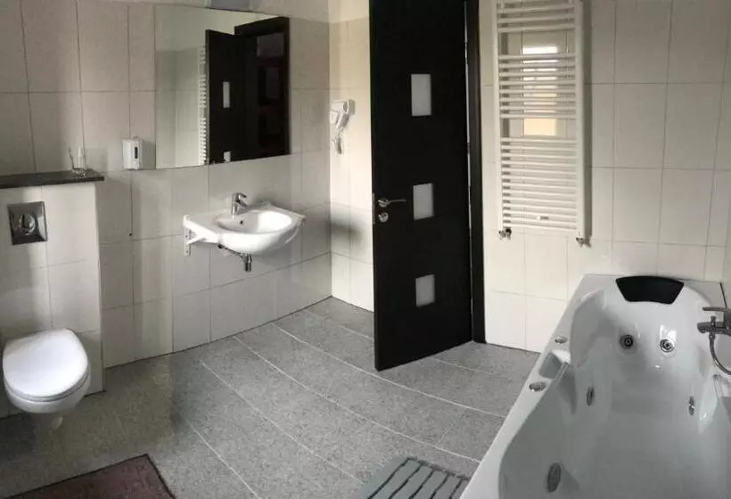 هتل Cabana Sura Getilor Arinis