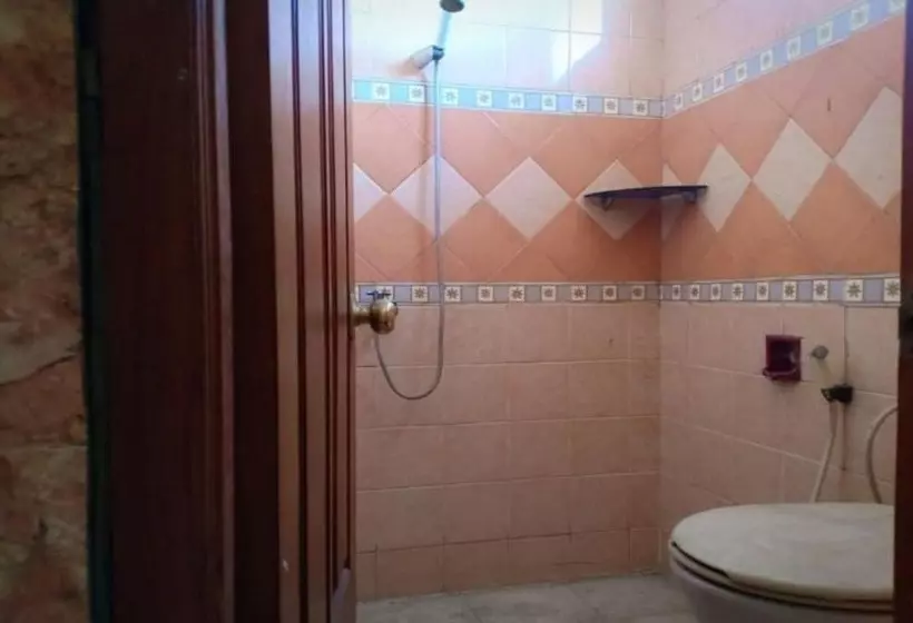 Hotelli Oyo 2342 Asti Residence 1